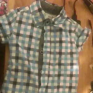 Free Planet short onsie. EUC. Blue and white plaid 3-6 months